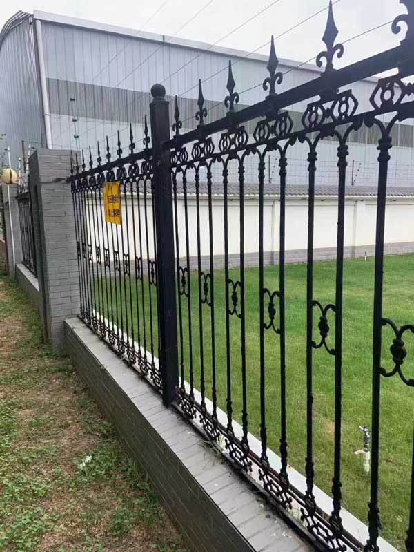 ɽ������Χ��