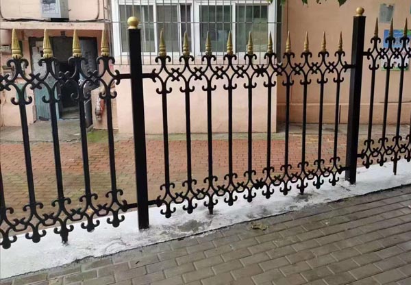 ɽ����������