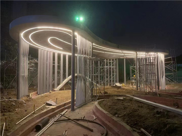 ɽ������