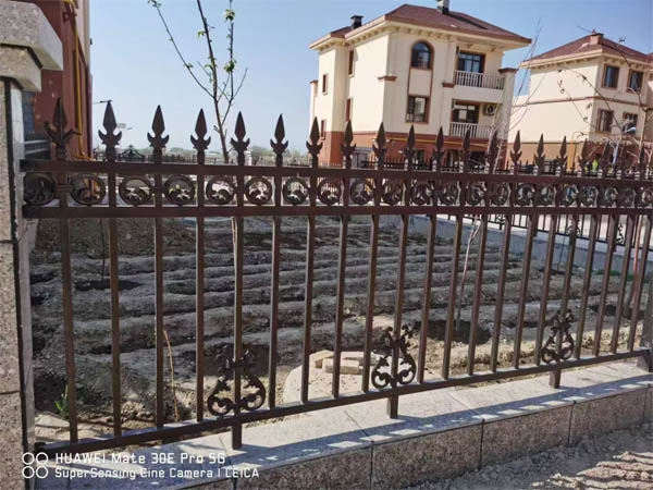 ɽ������Χ��